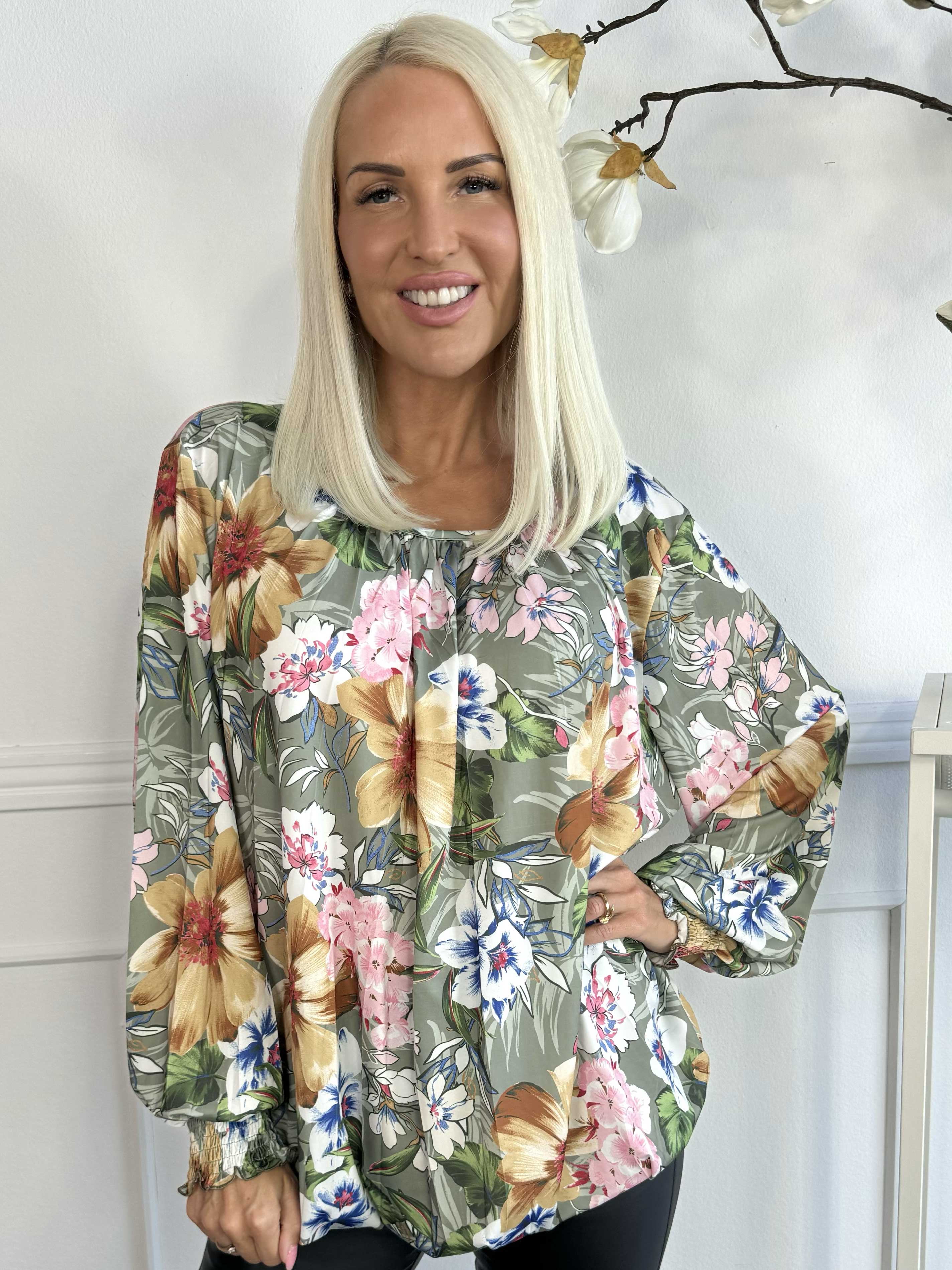 Miracle Floral L/S - Elastisk blomstret bluse med lange ærmer